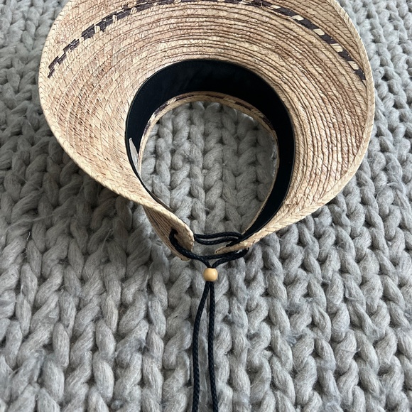 Hemlock visor - Picture 3 of 3